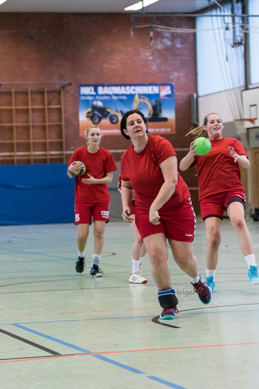 Bild 103 - Frauen Barmstedter TS - Buedelsdorfer TSV : Ergebnis: 26:12